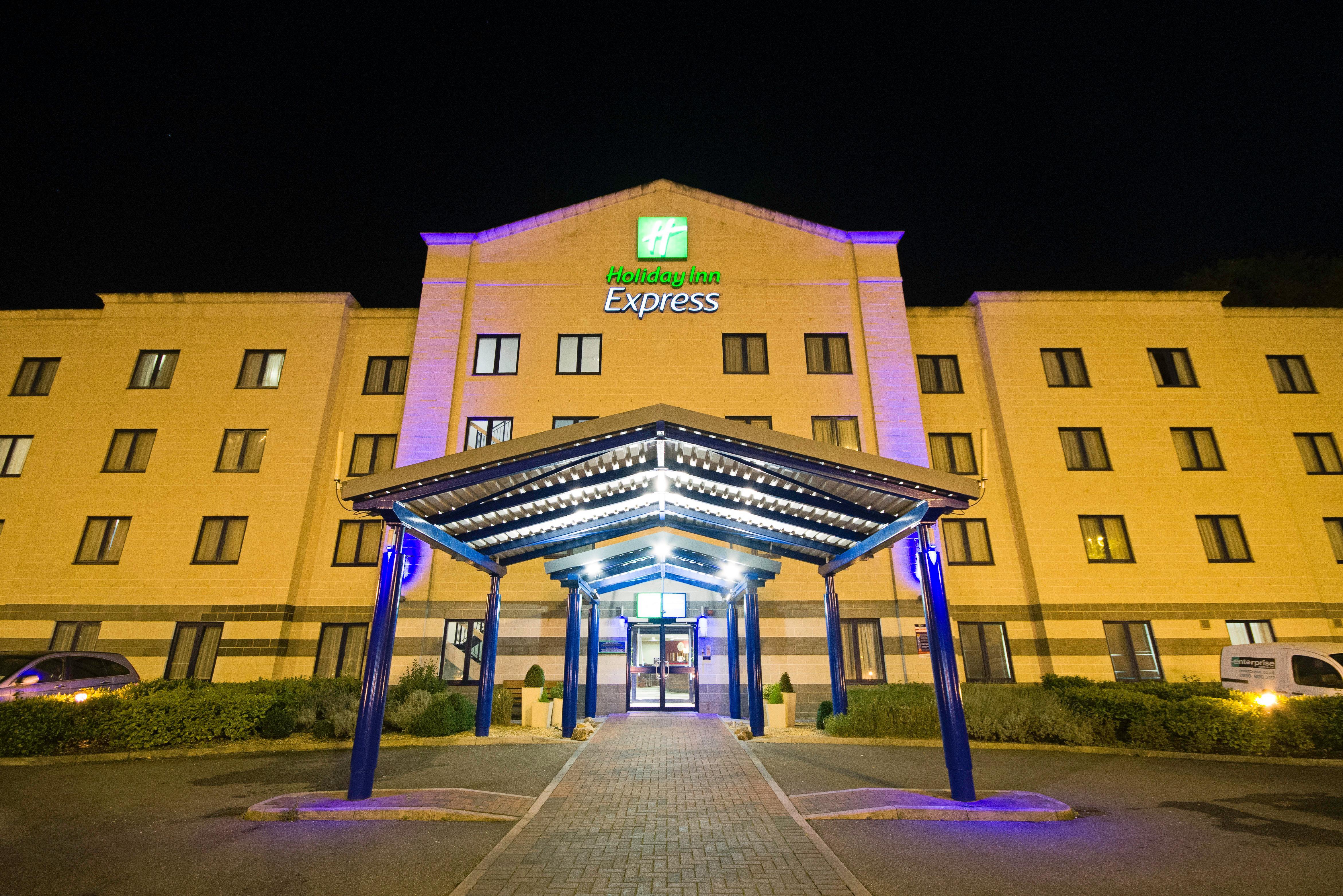 Отель Express By Ihg Пул