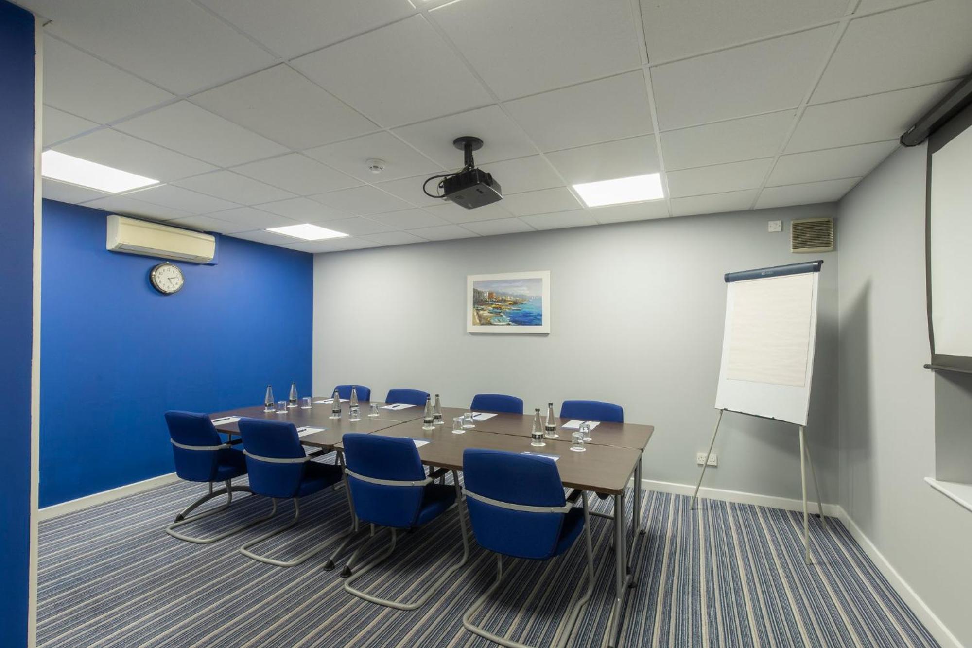 Express By Ihg Отель 3*