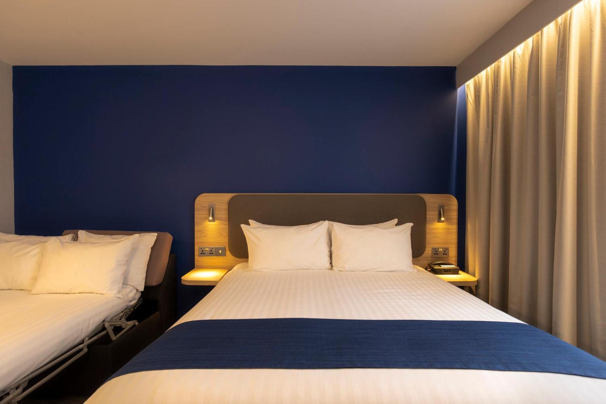 Отель Express By Ihg Пул