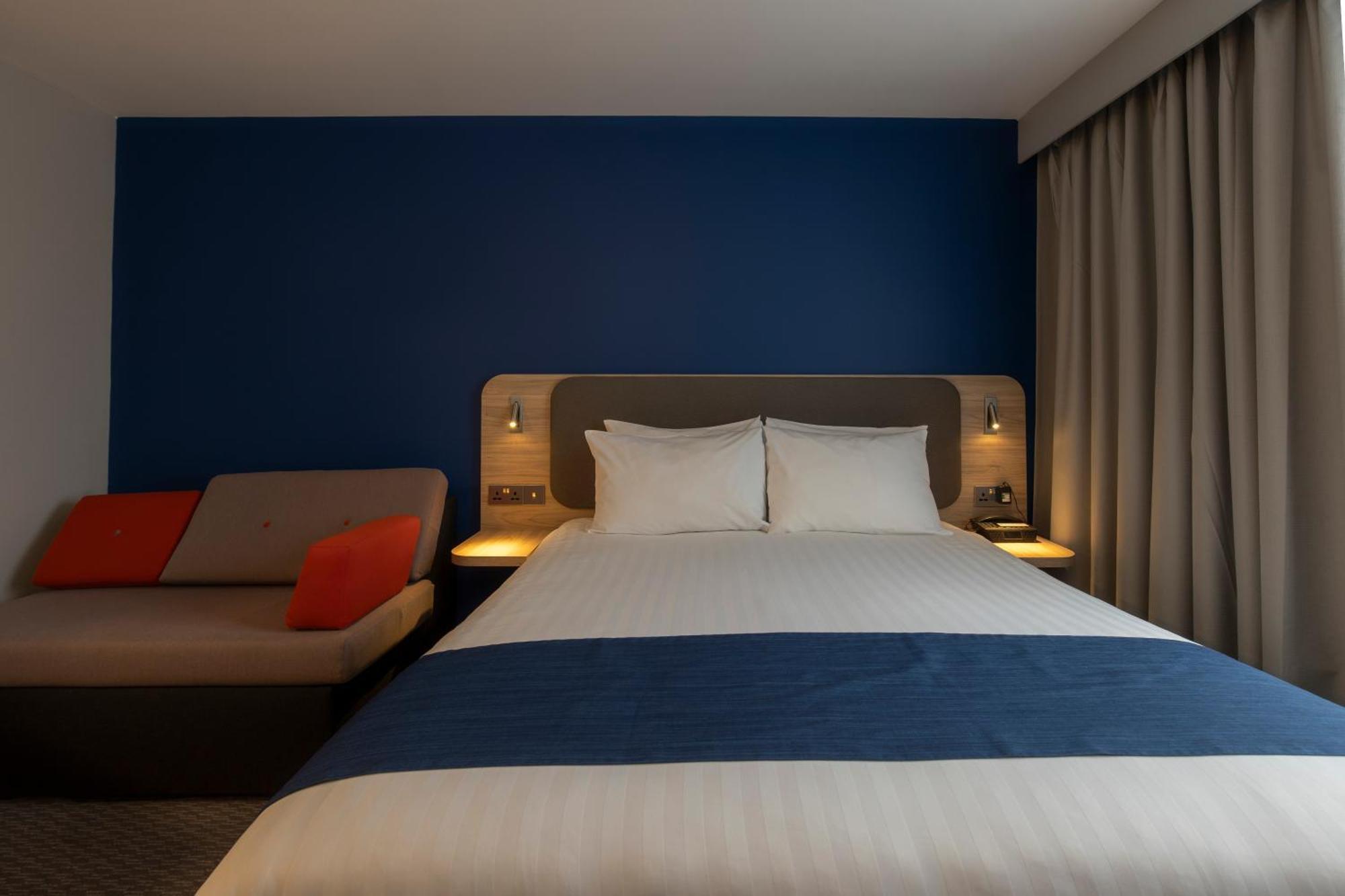 Отель Express By Ihg