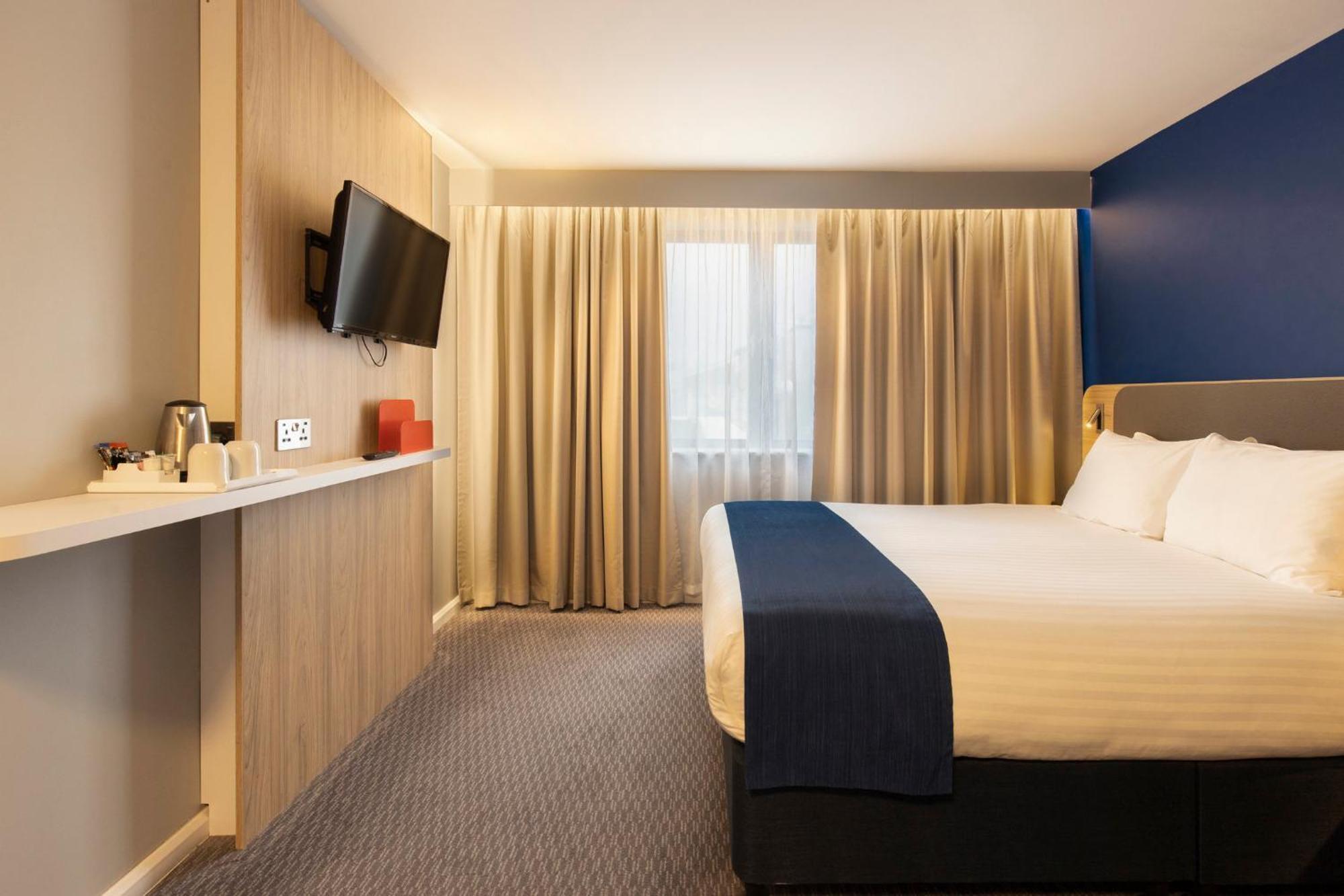 Express By Ihg Отель Пул